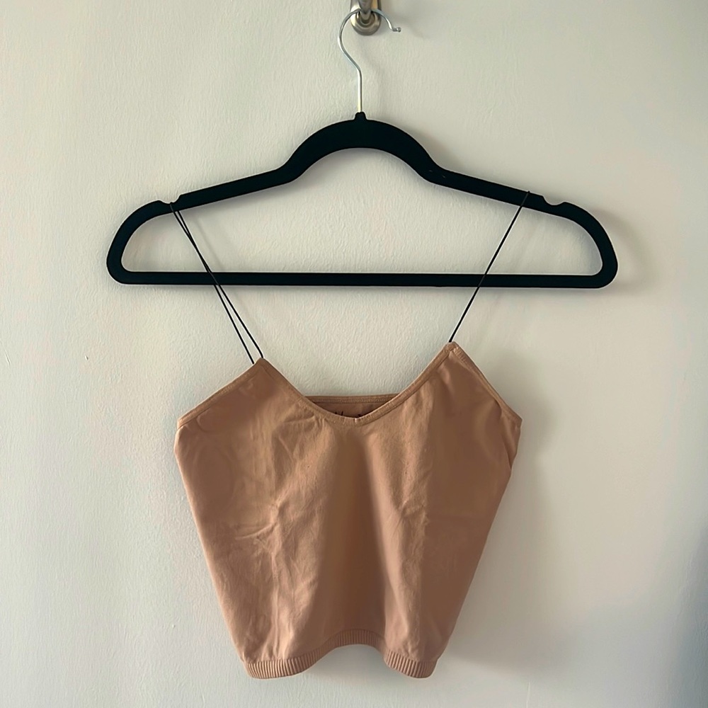 Spaghetti straps cropped tank top